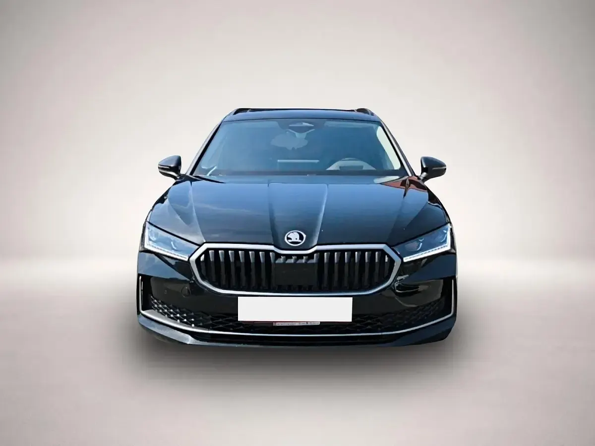 Gebraucht Skoda Superb Selection 150 PS (110 kW) 2025 Manufacturer Kombi
