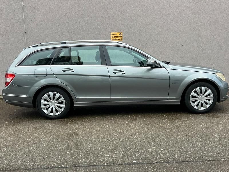 Gebraucht Mercedes C220 170 PS (125 kW) 2009 Grau Kombi