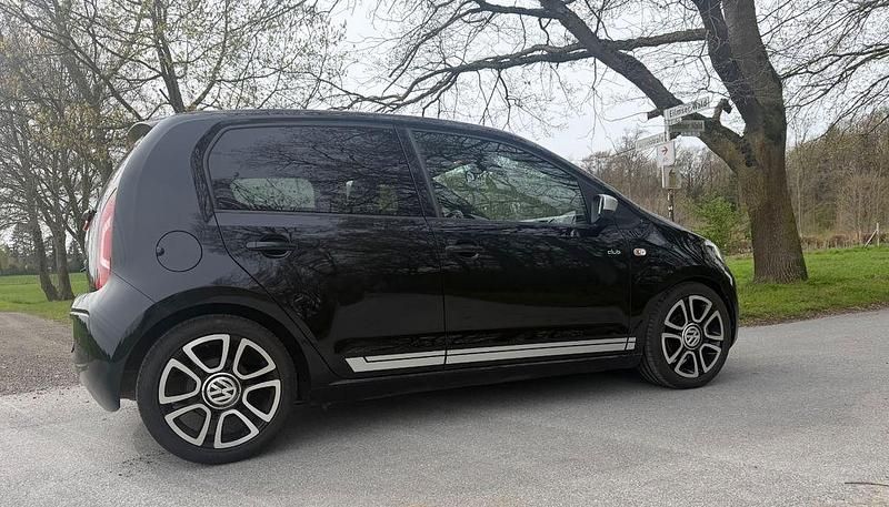 Gebraucht VW up! CLUB 75 PS (55 kW) 2015 Schwarz Kleinwagen