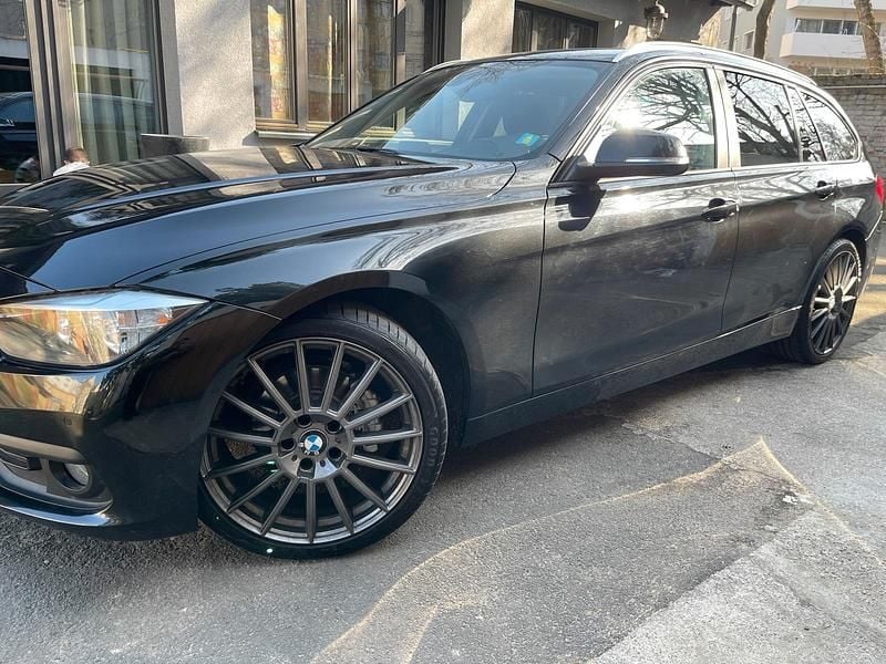 Second-hand BMW 318 150 CP (110 kW) 2016 Negru Break