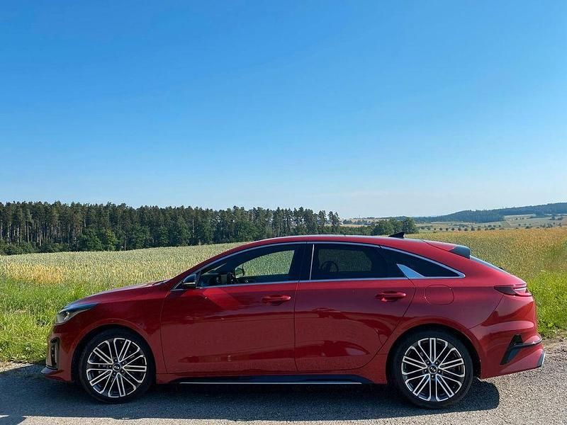 Rot Gebraucht 2019 Kia ProCeed GT-Line Kleinwagen | 16.500 € (Superpreis) - Bild 1/4