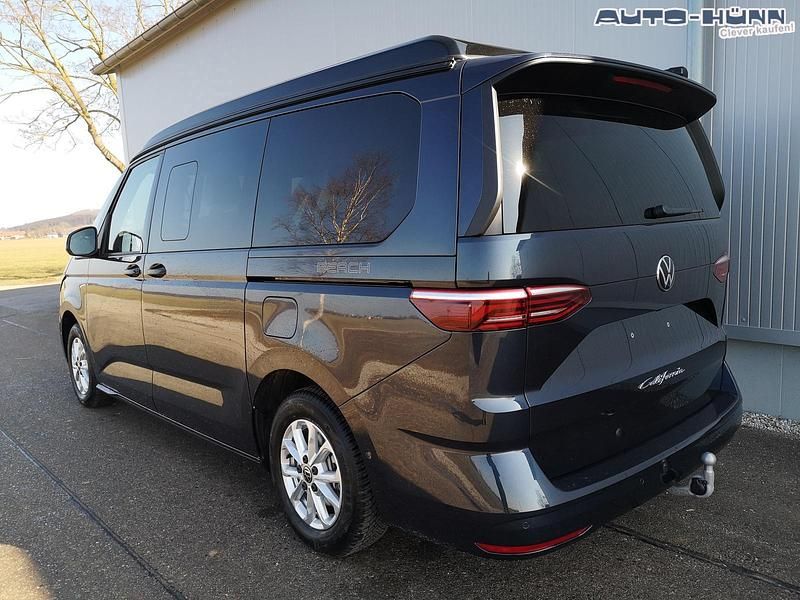 Gebraucht VW T7 Beach 150 PS (110 kW) 2024 Deepblack perleffekt Van