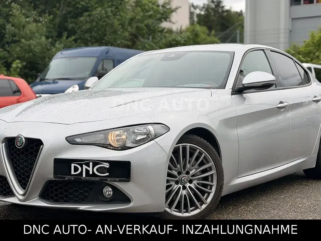 Gebraucht Alfa Romeo Giulia 150 PS (110 kW) 2017 Grau Limousine