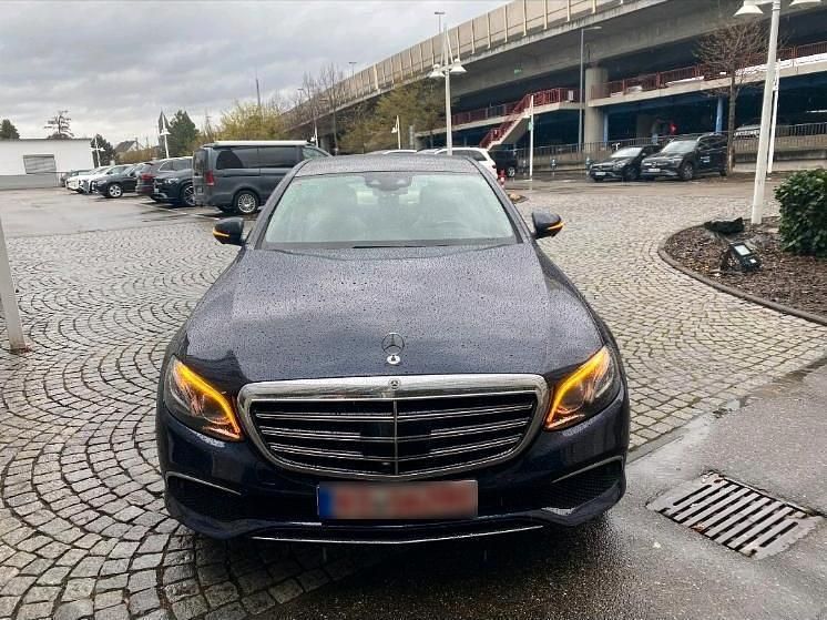Gebraucht Mercedes E350 286 PS (210 kW) 2017 Blau Limousine