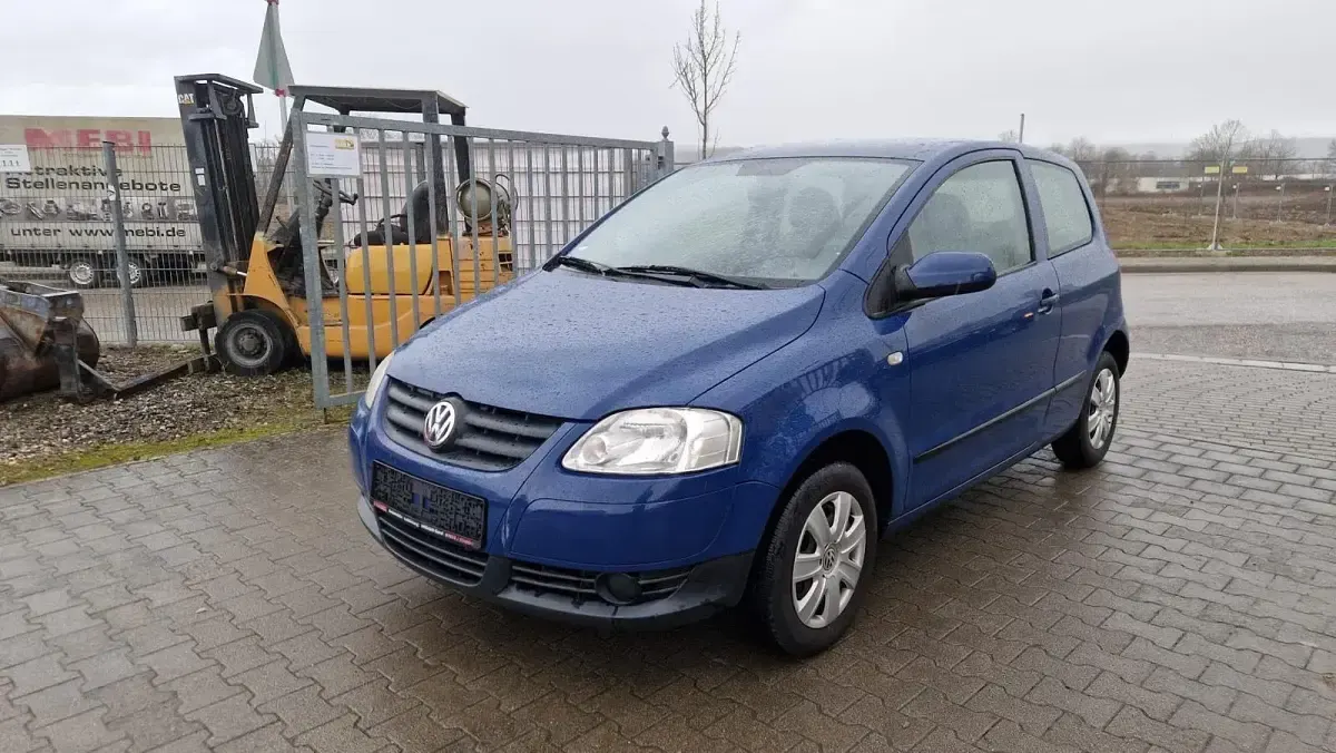 Gebraucht VW Fox 54 PS (39 kW) 2005 Blau Kleinwagen