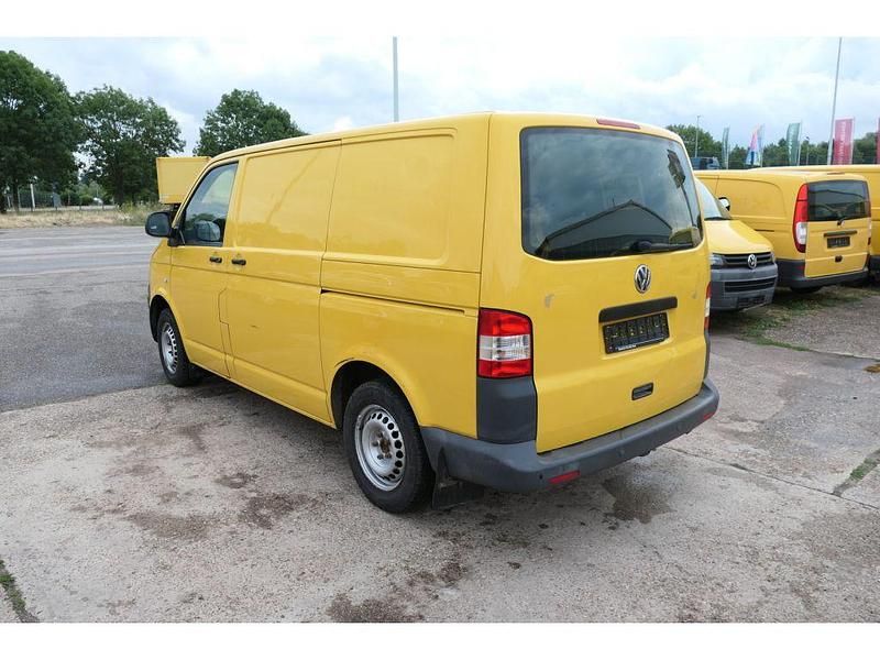 Gebraucht VW T5 84 PS (61 kW) 2011 Ginstergelb r1032 Van