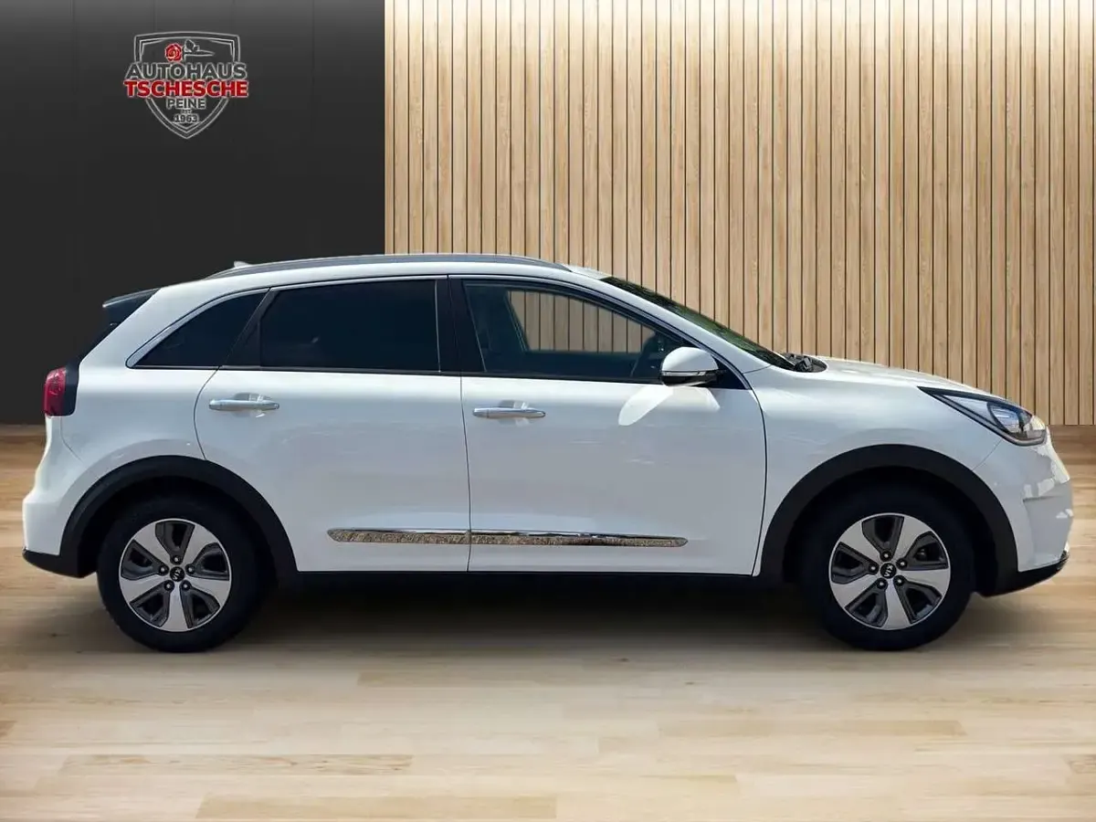 Gebraucht Kia Niro Vision 105 PS (77 kW) 2019 (ud) schneeweiss SUV