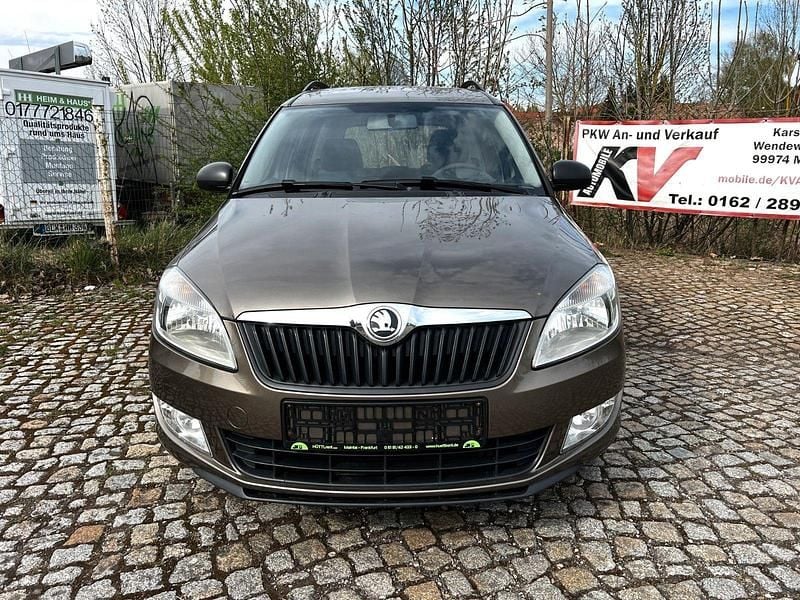 Gebraucht Skoda Roomster Active 69 PS (50 kW) 2015 Braun Van / Kleinbus