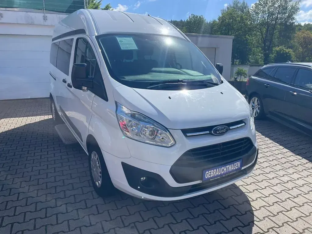 Używany Ford 300 Trend 125 KM (91 kW) 2015 Biały Minivan