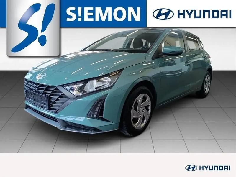 Mangrove green Gebraucht 2025 Hyundai i20 Select Kleinwagen | 15.830 € (Fairer Preis) - Bild 1/1