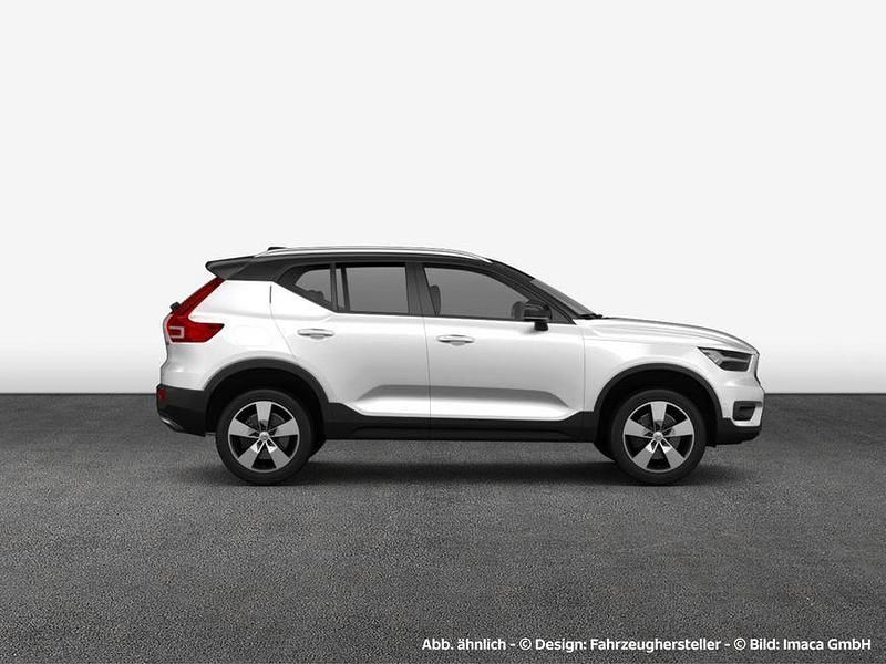 Neu Volvo XC40 Plus 163 PS (119 kW) 2026 Weiß SUV