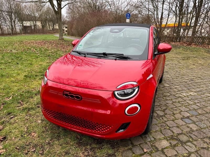 Rot Gebraucht 2022 Fiat 500e Red Cabrio | 17.990 € (Superpreis) - Bild 1/4