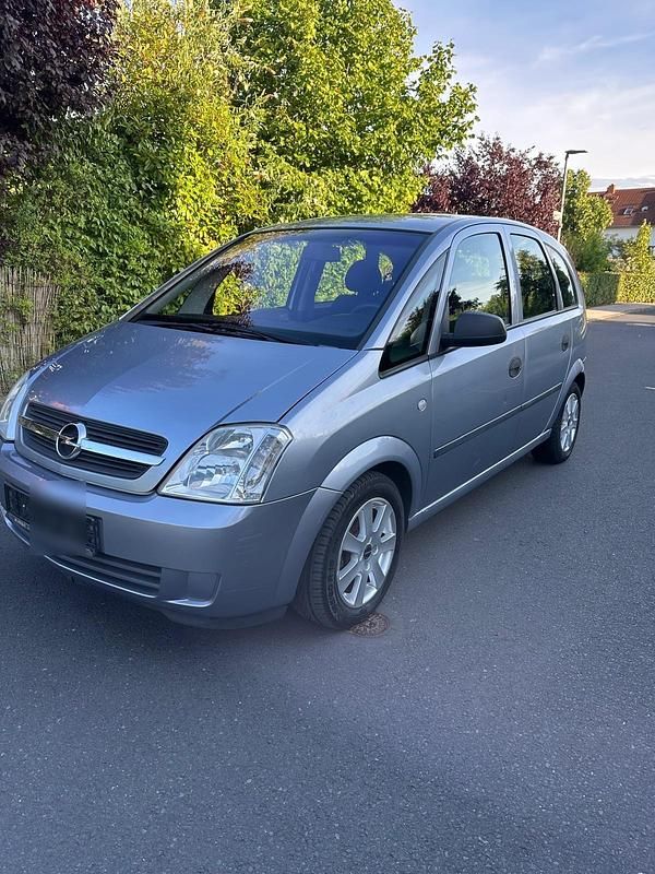 Grau Gebraucht 2004 Opel Meriva Innovation Van / Kleinbus | 2.500 € (Fairer Preis) - Bild 1/4