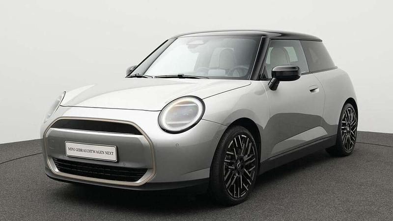 Grau Gebraucht 2024 Mini Cooper Kleinwagen | 27.683 € (Superpreis) - Bild 1/4