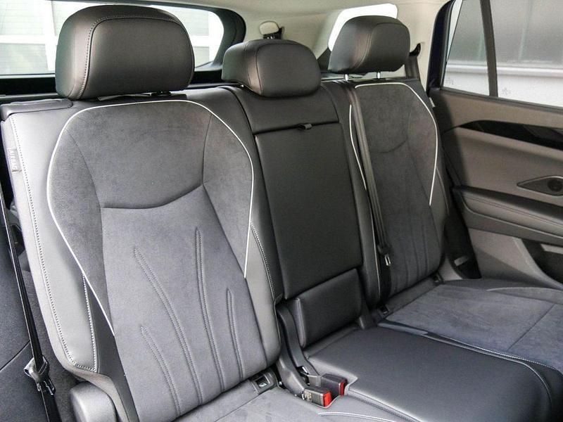 Gebraucht VW Tayron Elegance 150 PS (110 kW) 2025 Ultra violet metallic SUV