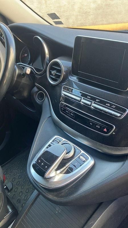 Gebraucht Mercedes V220 163 PS (119 kW) 2017 Grau Van / Kleinbus