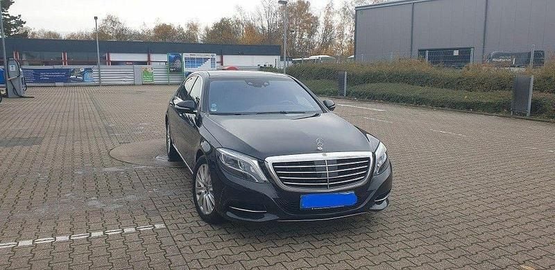Schwarz Gebraucht 2017 Mercedes 350 Limousine | 28.000 € (Fairer Preis) - Bild 1/4