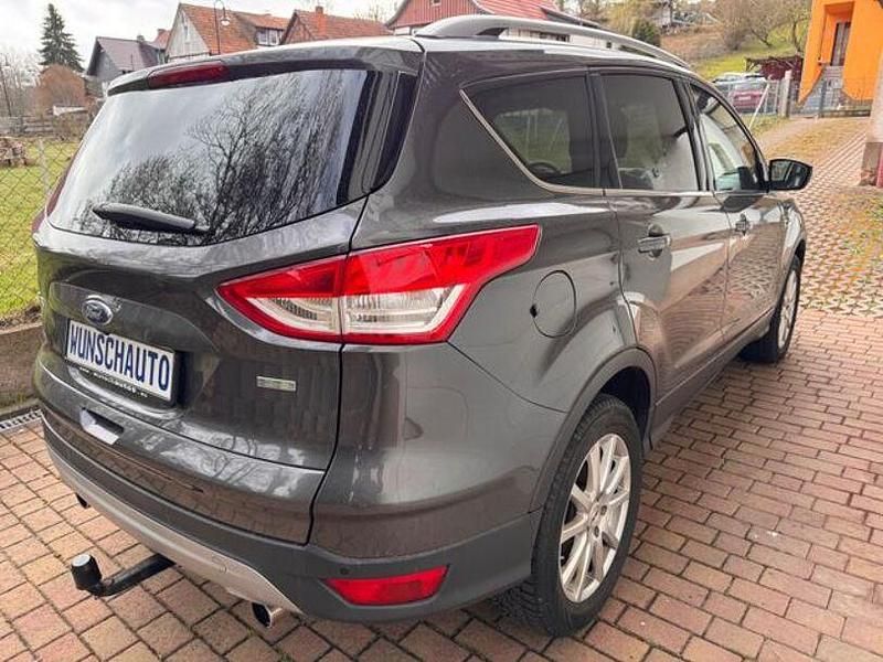 Gebraucht Ford Kuga Titanium 150 PS (110 kW) 2016 Grau SUV