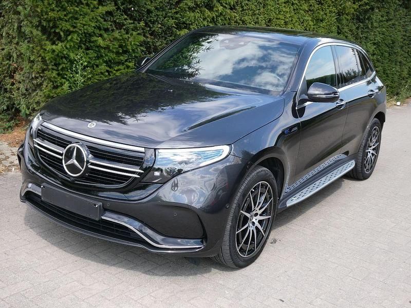 Grau Gebraucht 2020 Mercedes EQC400 AMG line SUV | 32.990 € (Guter Preis) - Bild 1/4