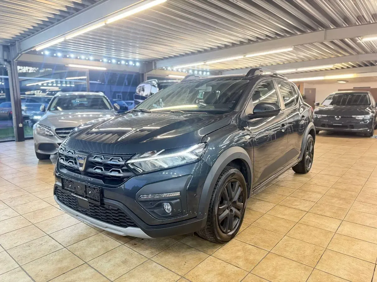 Gebraucht Dacia Sandero Comfort 91 PS (66 kW) 2022 Grau SUV