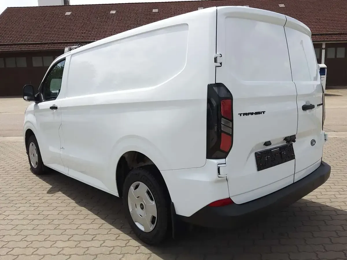 Gebraucht Ford Transit Custom Trend 136 PS (100 kW) 2024 Frostweiß Van / Kleinbus