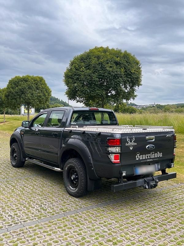 Gebraucht Ford Ranger XLT 150 PS (110 kW) 2013 Grau Pickup