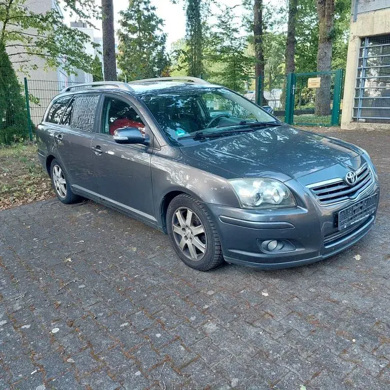 Gebraucht Toyota Avensis 126 PS (92 kW) 2006 Grau Kombi