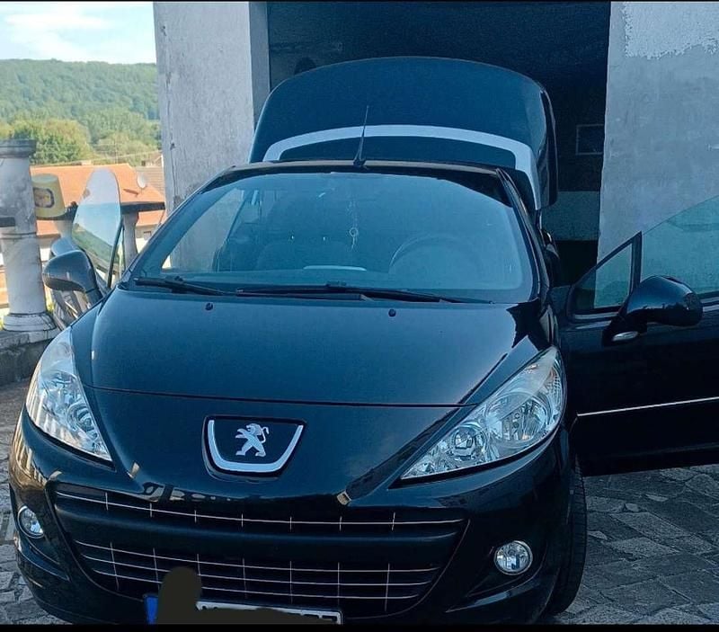 Gebraucht Peugeot 207 CC 120 PS (88 kW) 2013 Schwarz Cabrio
