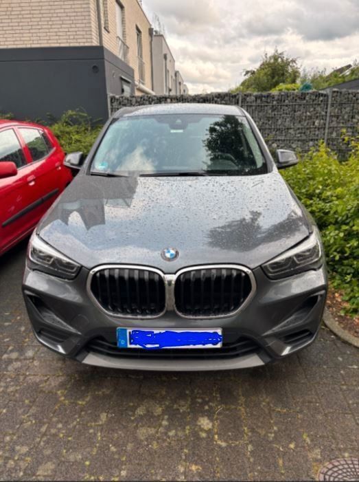Grau Gebraucht 2020 BMW X1 Advantage SUV | 22.350 € (Superpreis) - Bild 1/4