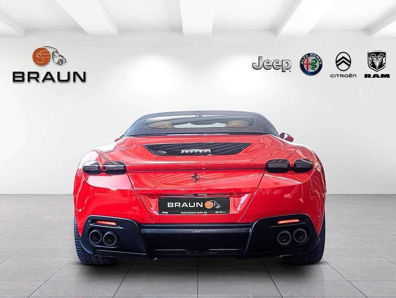 Neu Ferrari Roma 620 PS (456 kW) 2025 Rosso corsa ds 322 Cabrio