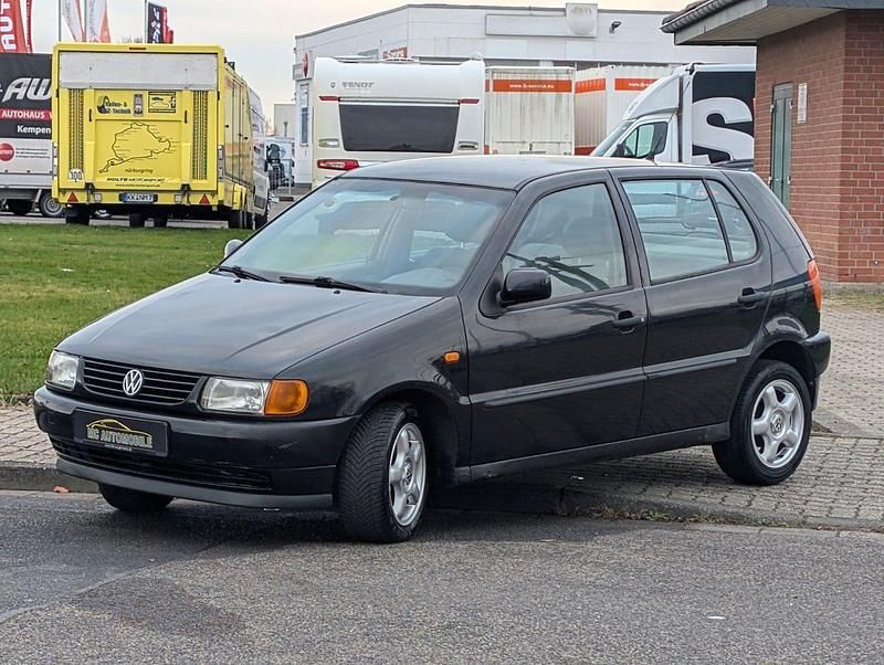 Gebraucht VW Polo Comfortline 50 PS (36 kW) 1997 Schwarz Kleinwagen