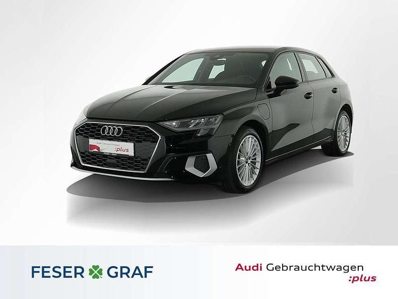 Brillantschwarz Gebraucht 2022 Audi A3 e-tron Advanced Plus Kleinwagen | 19.886 € (Fairer Preis) - Bild 1/4
