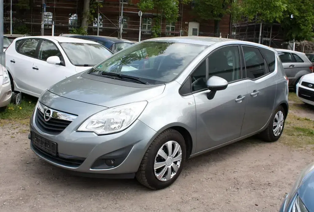 Gebraucht Opel Meriva Design Edition 120 PS (88 kW) 2012 Silber Van / Kleinbus