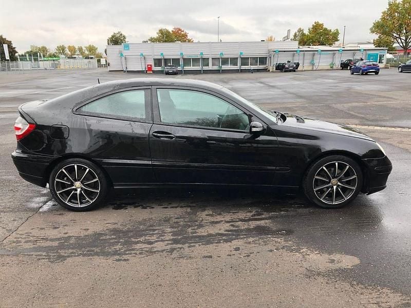 Schwarz Gebraucht 2004 Mercedes CL200 Coupé | 3.850 € (Fairer Preis) - Bild 1/4
