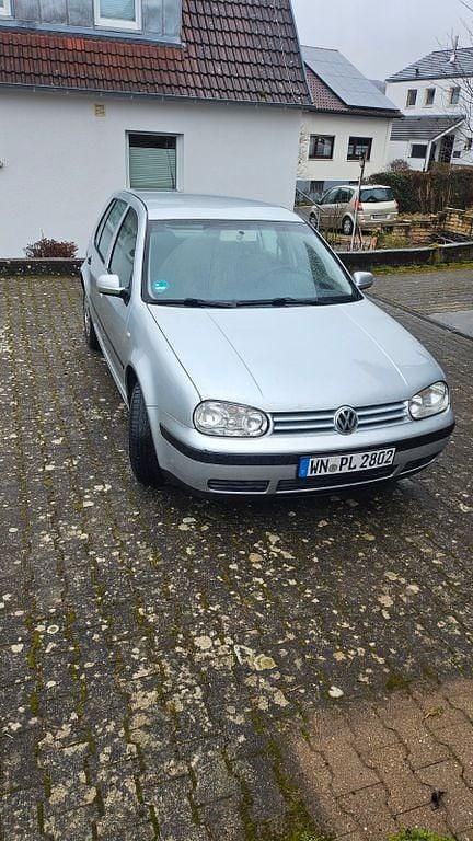 Silber Gebraucht 2002 VW Golf Basis Limousine | 1.300 € (Guter Preis) - Bild 1/4