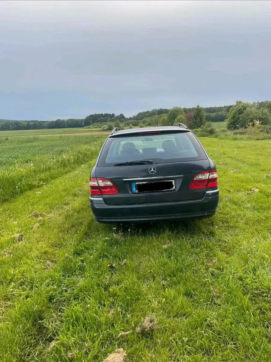 Gebraucht Mercedes E280 177 PS (130 kW) 2004 Blau Kombi