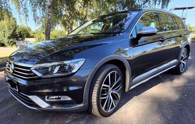 Grau Gebraucht 2019 VW Passat Alltrack Kombi | 22.900 € (Guter Preis) - Bild 1/4