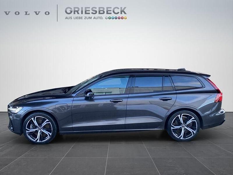 Gebraucht Volvo V60 Plus 455 PS (334 kW) 2022 Platinum grey / metallic Kombi