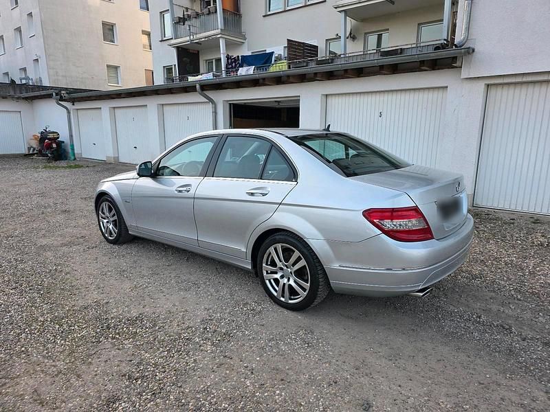 Gebraucht Mercedes C320 224 PS (164 kW) 2008 Silber Limousine