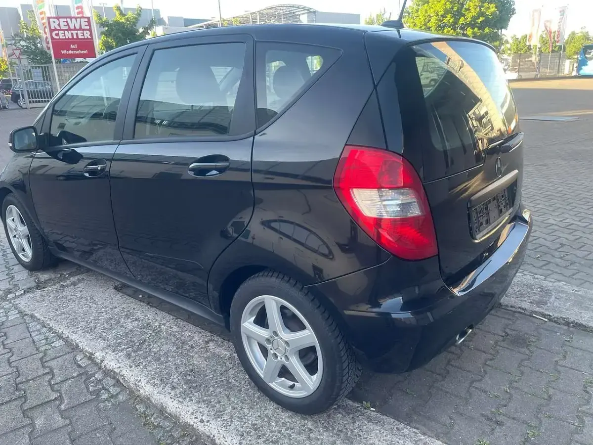 Gebraucht Mercedes A170 116 PS (85 kW) 2009 Kosmosschwarz  metalliclack Limousine