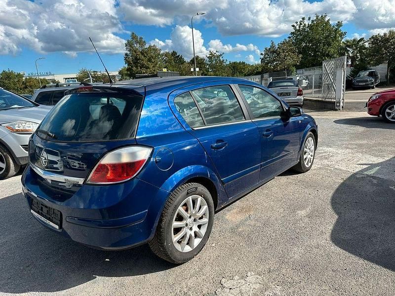 Gebraucht Opel Astra Basis 90 PS (66 kW) 2004 Blau Limousine