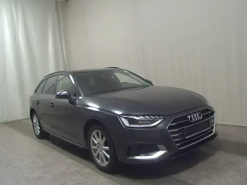 Gebraucht Audi A4 Advanced 204 PS (150 kW) 2022 Grau Kombi