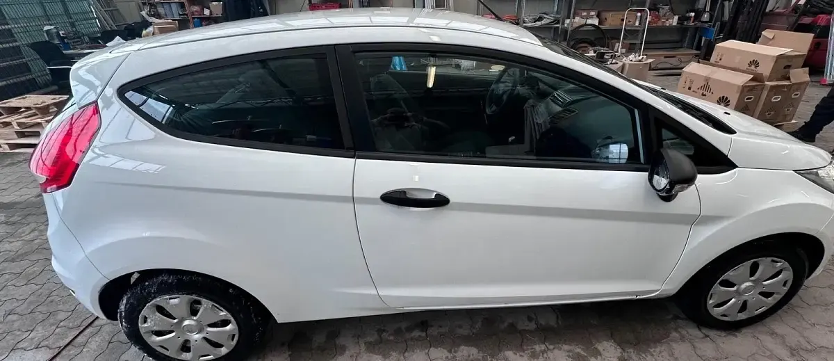 Gebraucht Ford Fiesta 60 PS (44 kW) 2012 Weiß Coupé