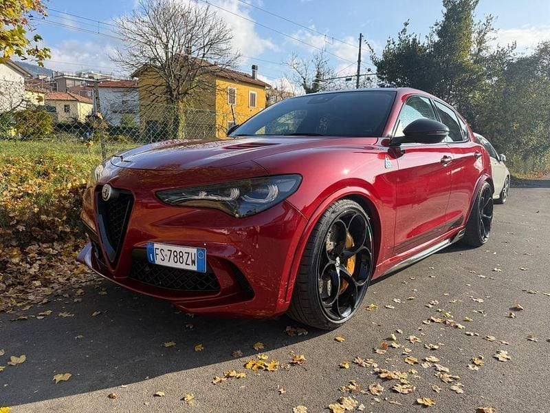 Rot Gebraucht 2018 Alfa Romeo Stelvio Quadrifoglio SUV | 55.000 € - Bild 1/4
