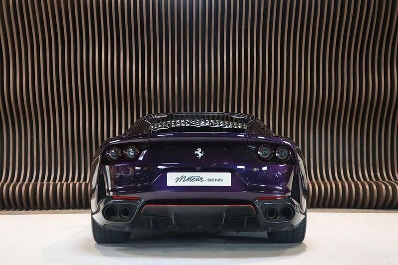 Gebraucht Ferrari 812 799 PS (587 kW) 2018 Violett Coupé