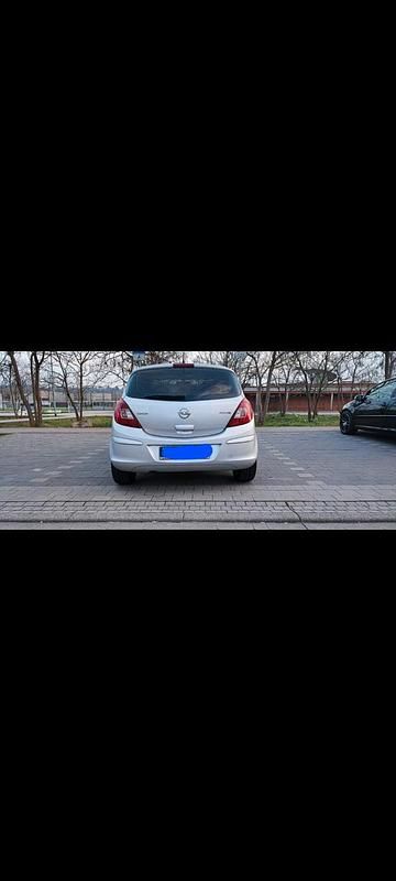 Gebraucht Opel Corsa 95 PS (69 kW) 2014 Silber Limousine