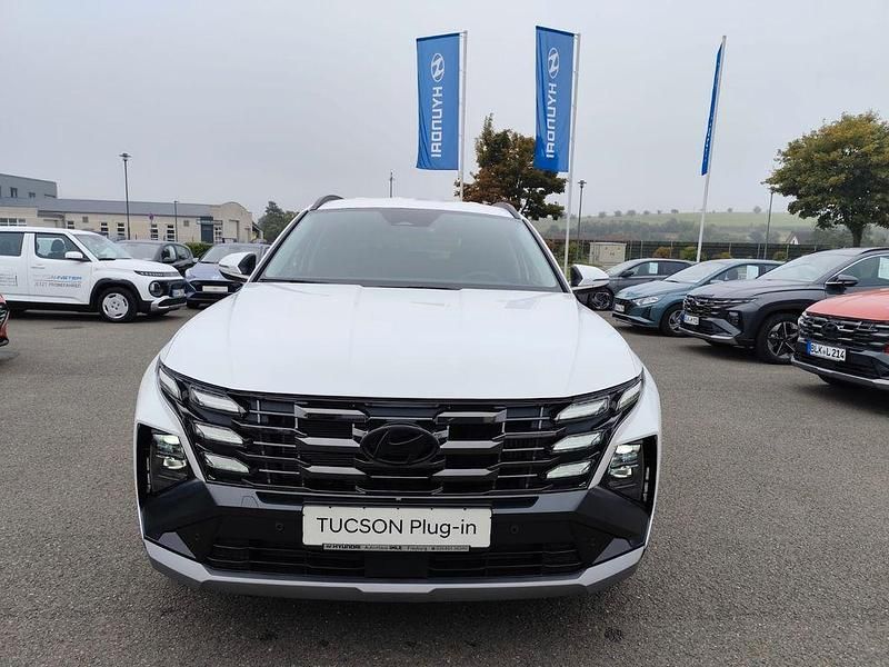 Neu Hyundai Tucson Trend 160 PS (117 kW) 2025 Weiß SUV