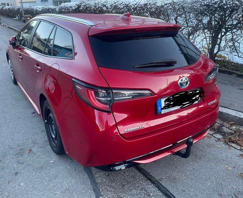 Gebraucht Toyota Corolla Team 196 PS (144 kW) 2021 Rot Kombi