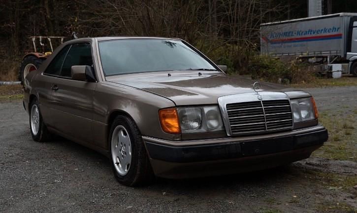 Braun Gebraucht 1991 Mercedes E300 Coupé | 7.500 € - Bild 1/4