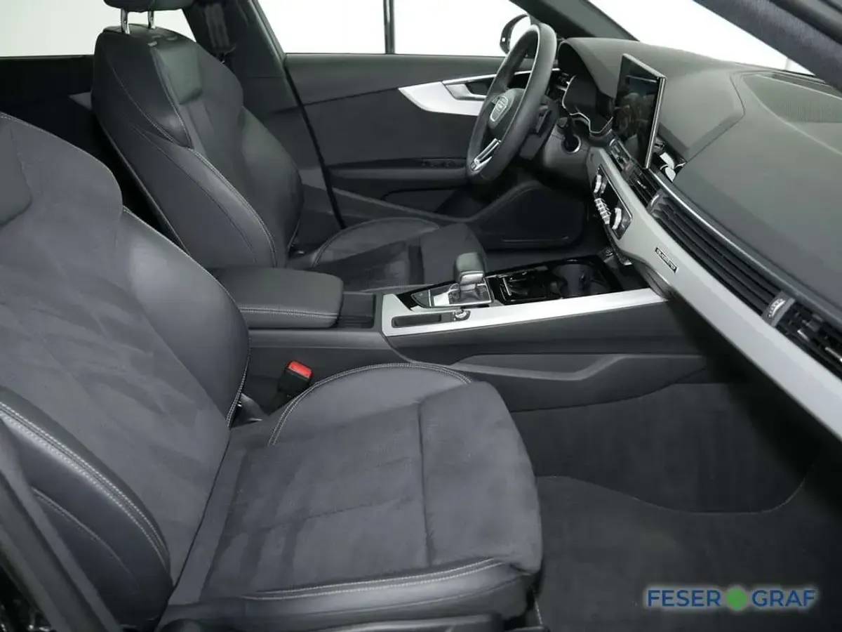 Gebraucht Audi A4 S-Line 265 PS (194 kW) 2023 Mythosschwarz metallic Kombi
